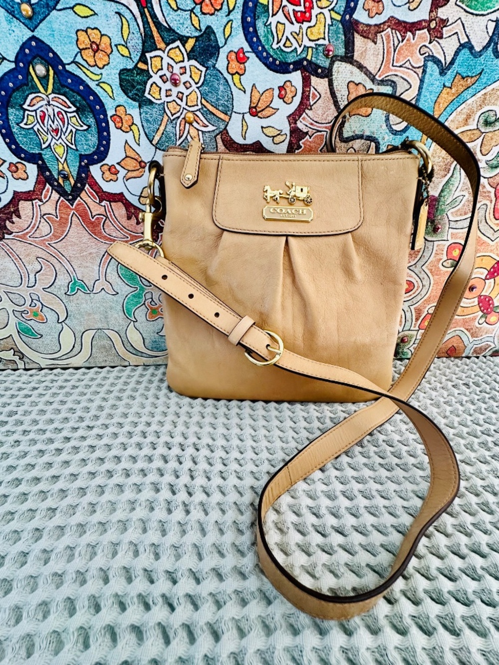 Coach Madison Leather Swingpack Crossbody Bag - Light Tan - Picture 5 of 6